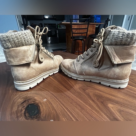 Cliffs by WHITE MOUNTAIN Tan Ankle Boots - Picture 3 of 6